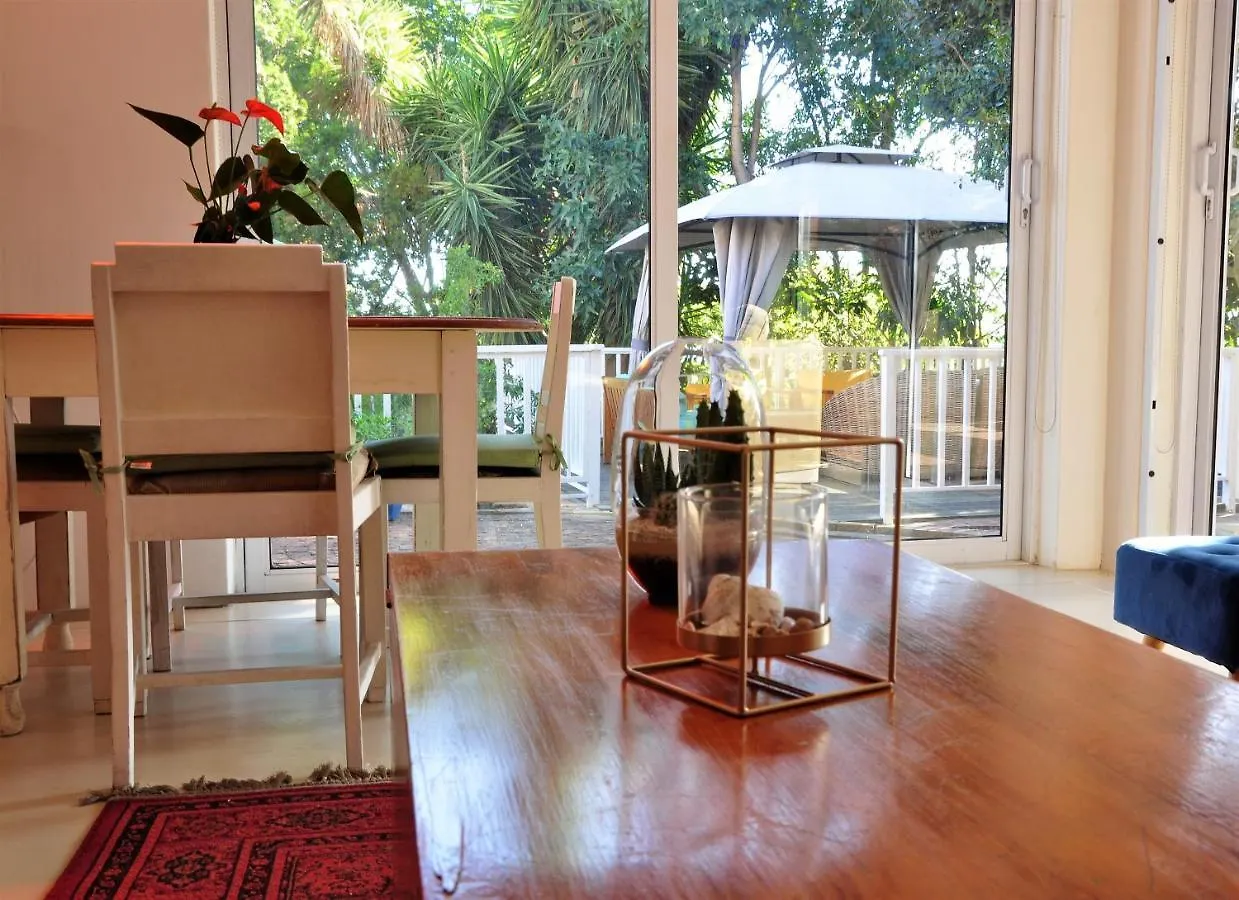 Guest house Innisfree Manor Somerset West