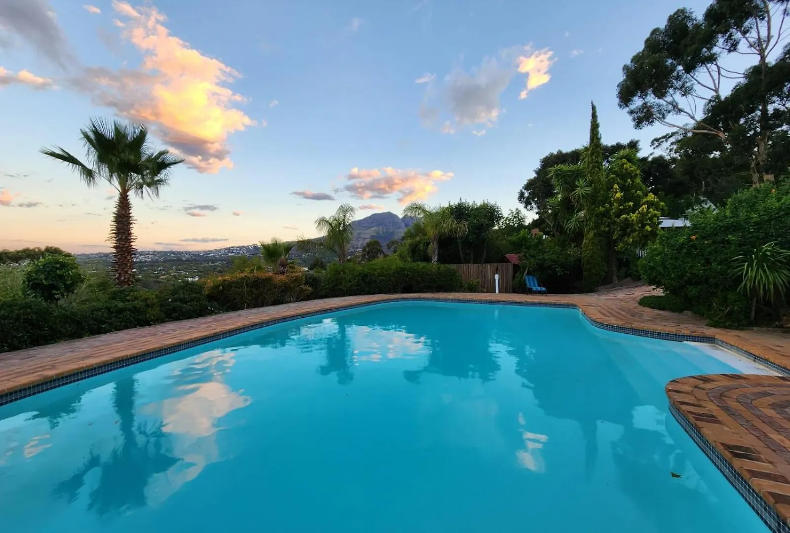 Guest house Innisfree Manor Somerset West South Africa